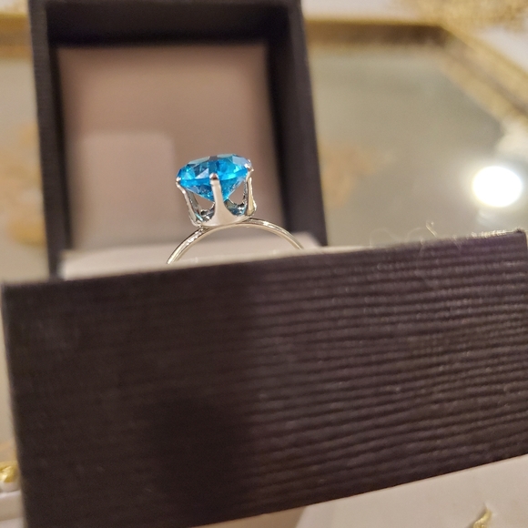 1.2 Carat AAA cubic zirconia crystal ring - Picture 4 of 6